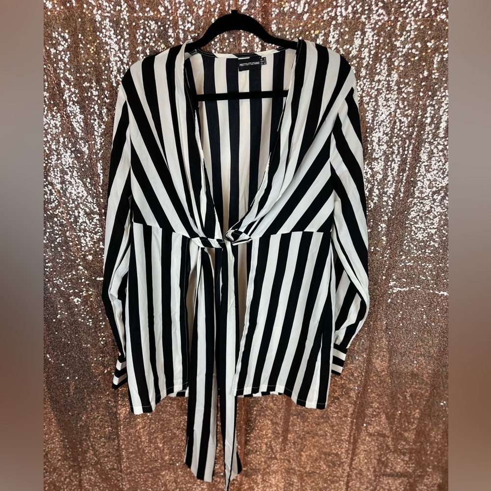 Pretty Little Thing Black & White Tie Shirt, Size 16